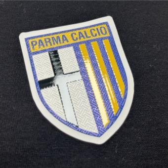 UV DTF贴纸转移到衣服上