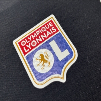 UV DTF贴纸转移到衣服上