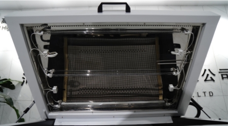 前加热板，上烘烤固化