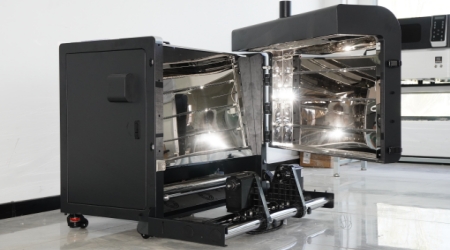 加热面积超过80cm，比其他加热面积长10cm，加热效果更好，防止薄膜油腻。