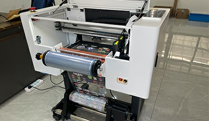 A3 UV DTF printer adopts 2pcs head F1080 Hoson board with fast updating, high precision, fast printing speed.